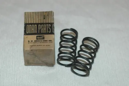 Onan 110-0310 Valve Spring Set (Two Springs) 1