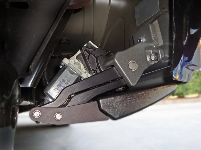 Amp Research 2013-2015 Dodge Ram 1500/2500/3500 All Cabs Powerstep Plug N Play - Black 1