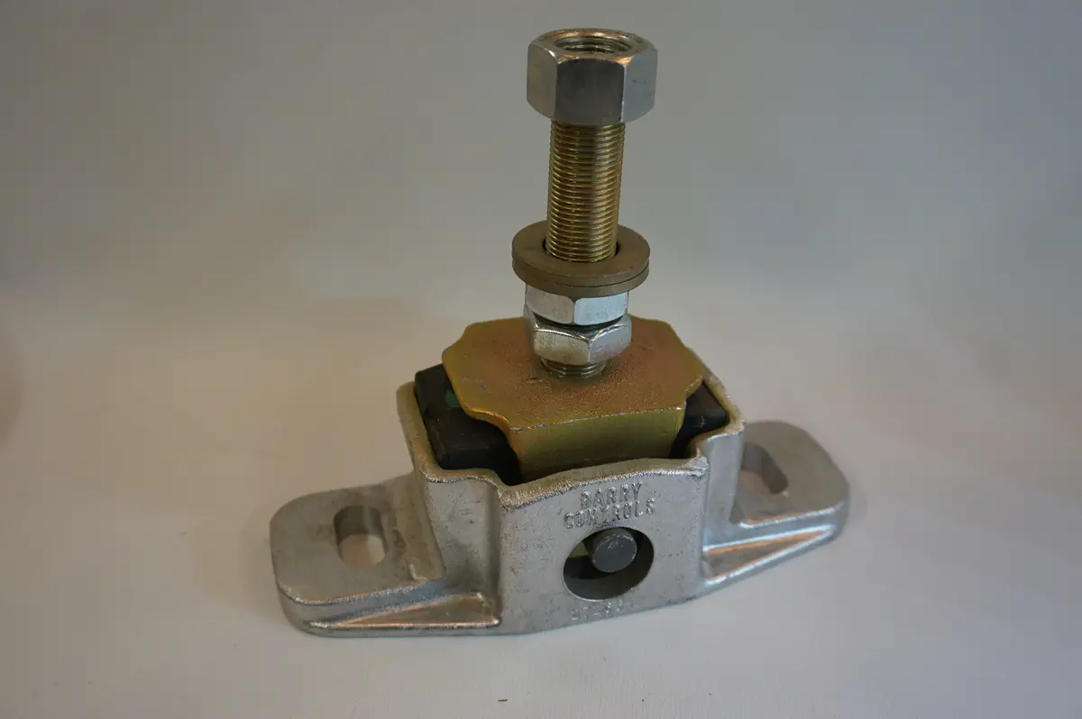 Cummins 3866345 Isolator Barry Controls 27166-1 Engine Mount 1