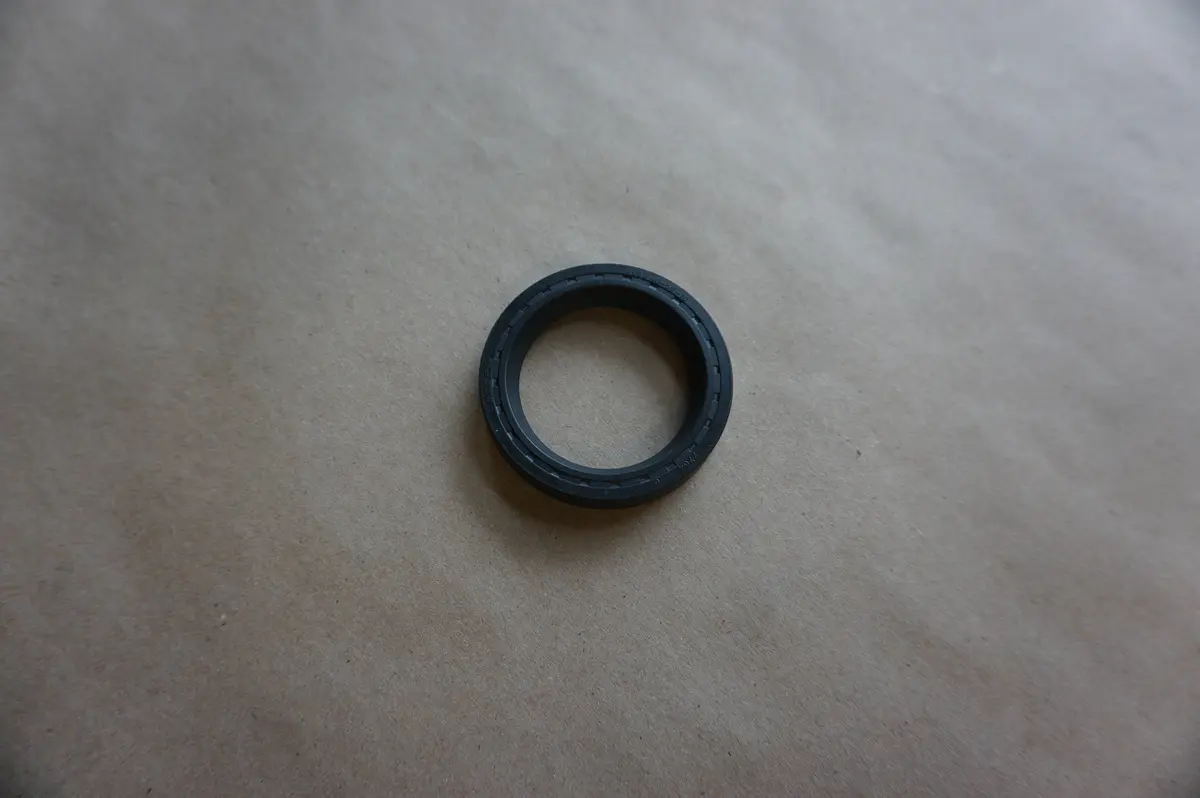 Volvo 977313 Seal 1