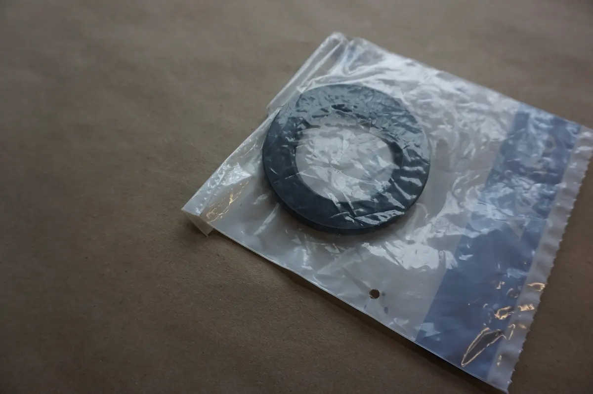 Volvo 942615 Oil Seal 1