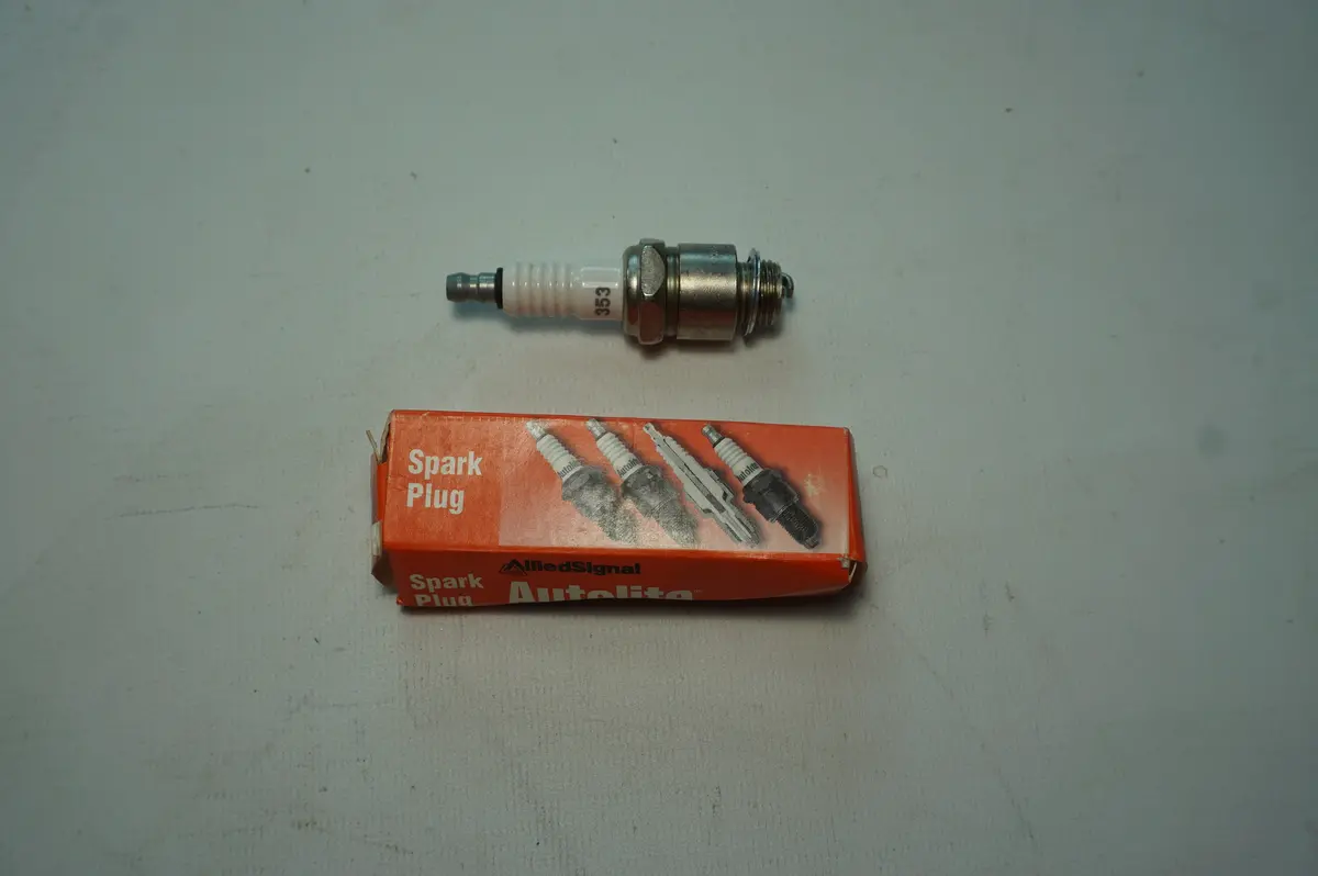 Autolite 353 Spark Plug 1