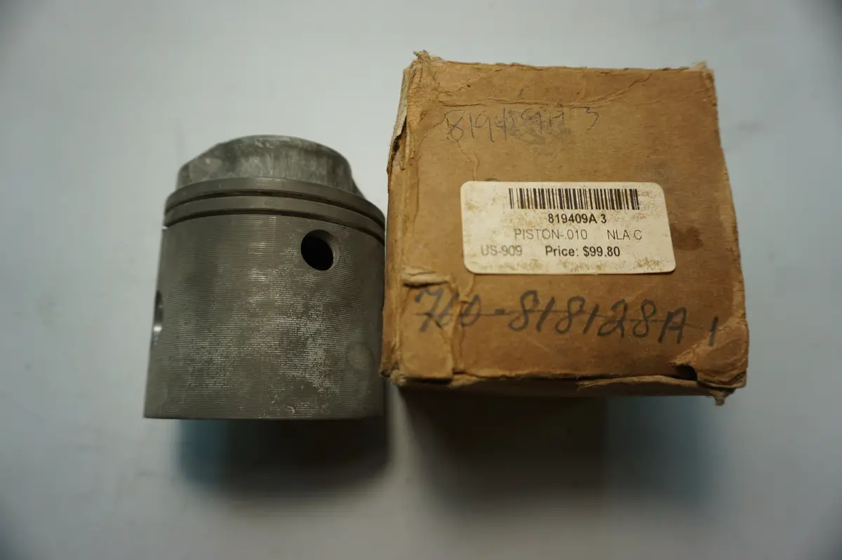 Piston M-10 - 760 - 81828A1 1