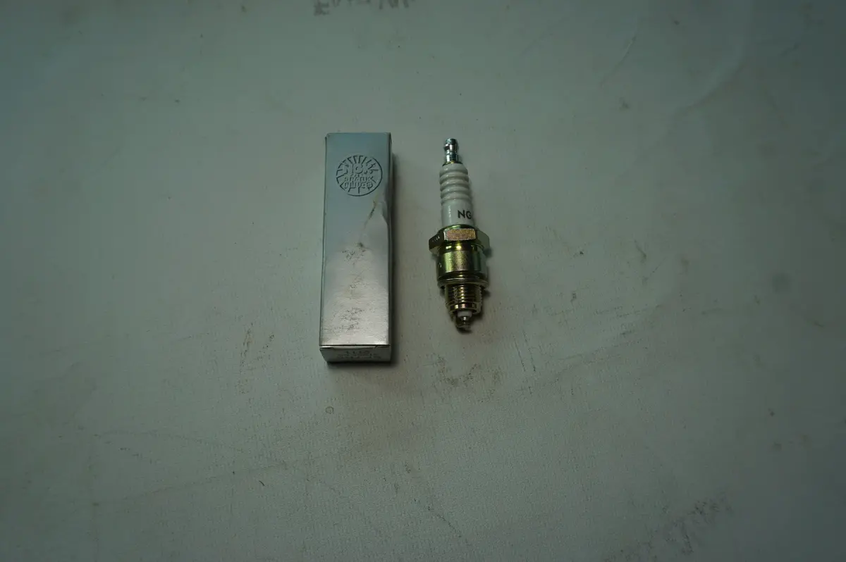 Jgk 5111 Spark Plug  Bp7hs 1