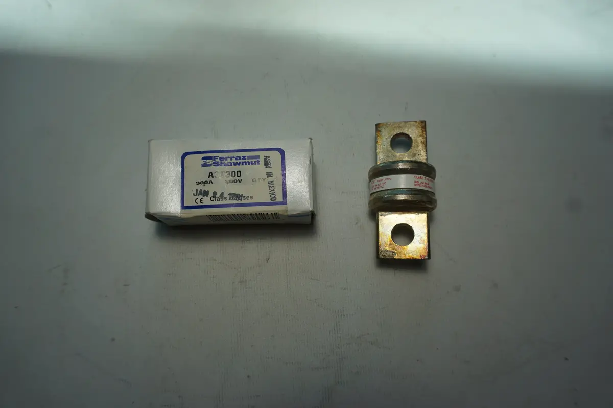 Ferraz Shawmut - Semiconductor Fuse - A3t300 1