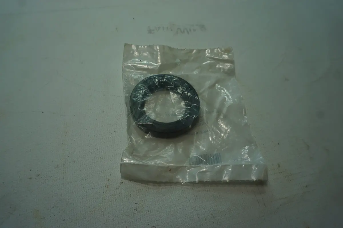 Sierra 18-2046 Oil Seal 946242-5 1