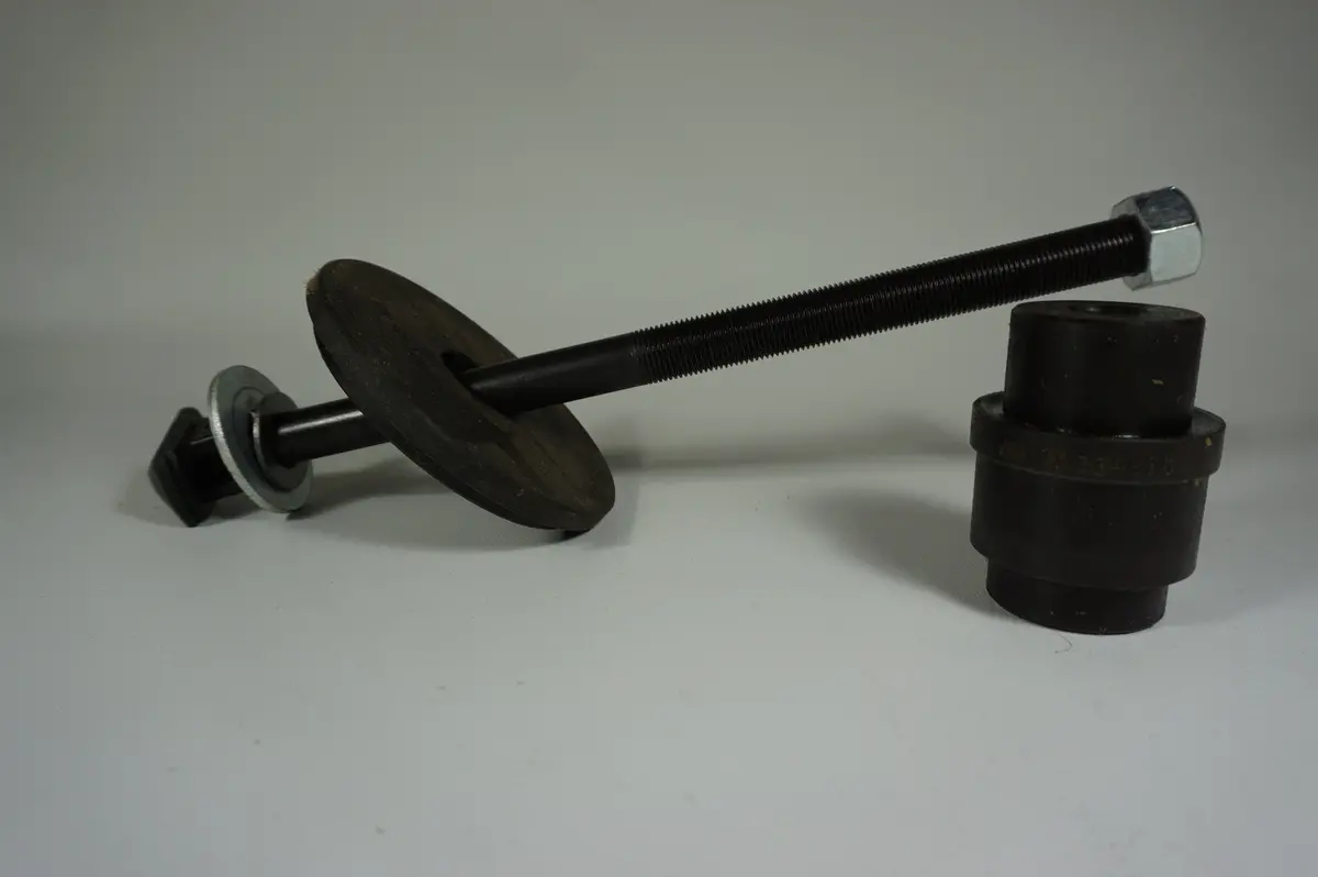 Omc 433034 Bearing Install 1