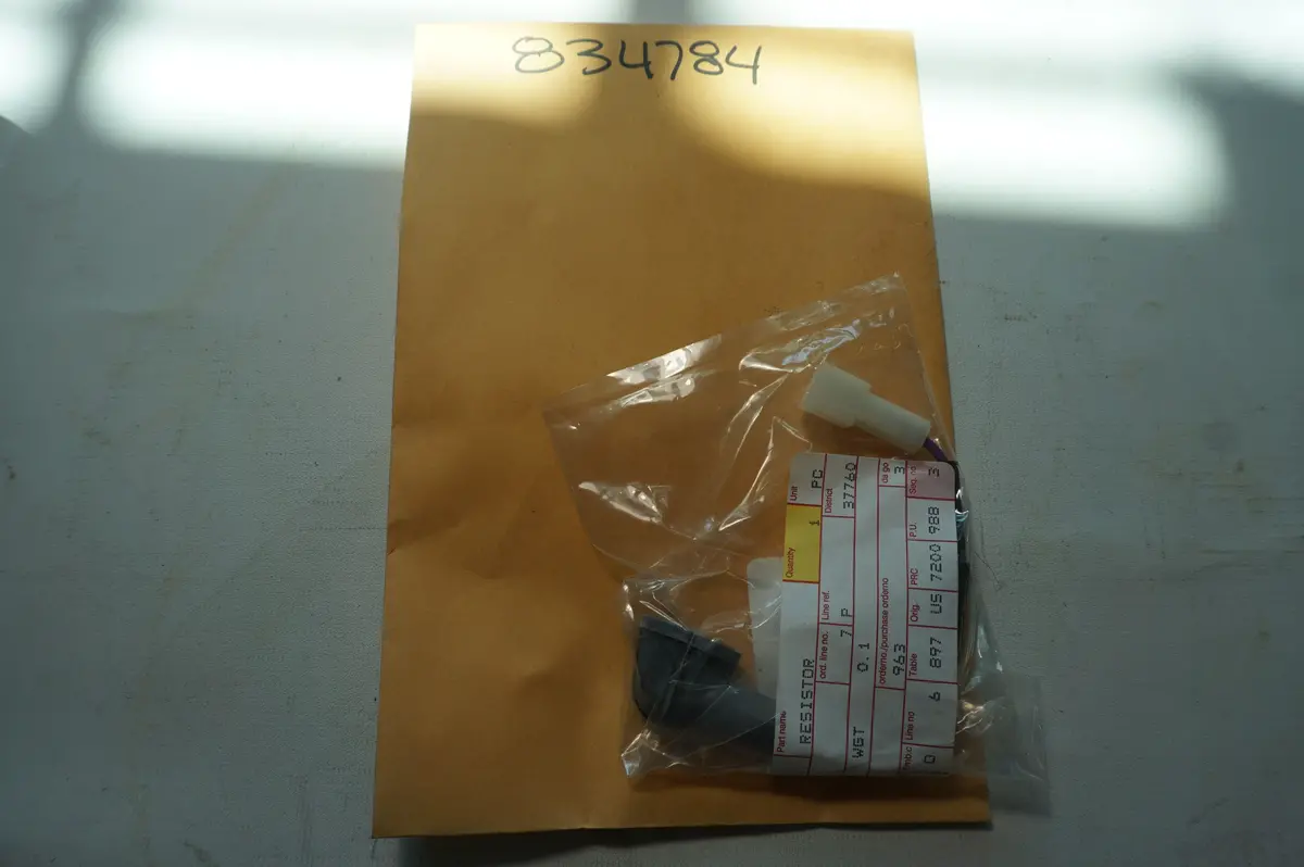 Volvo 834784 Resister 1