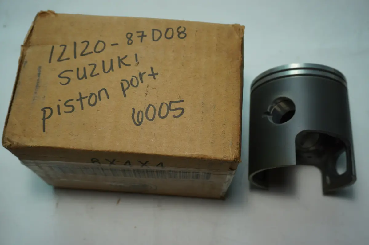 Suzuki - Piston Port - 12120-87Do8 1
