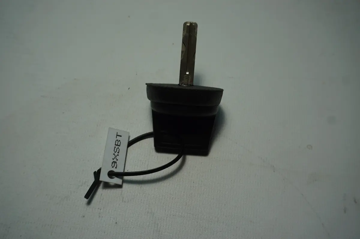 Volvo Penta - Ignition Key - 9Xsbt 1