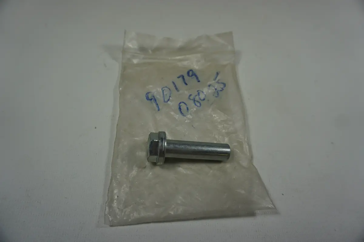 Yamaha 90179-08025 Nut 1