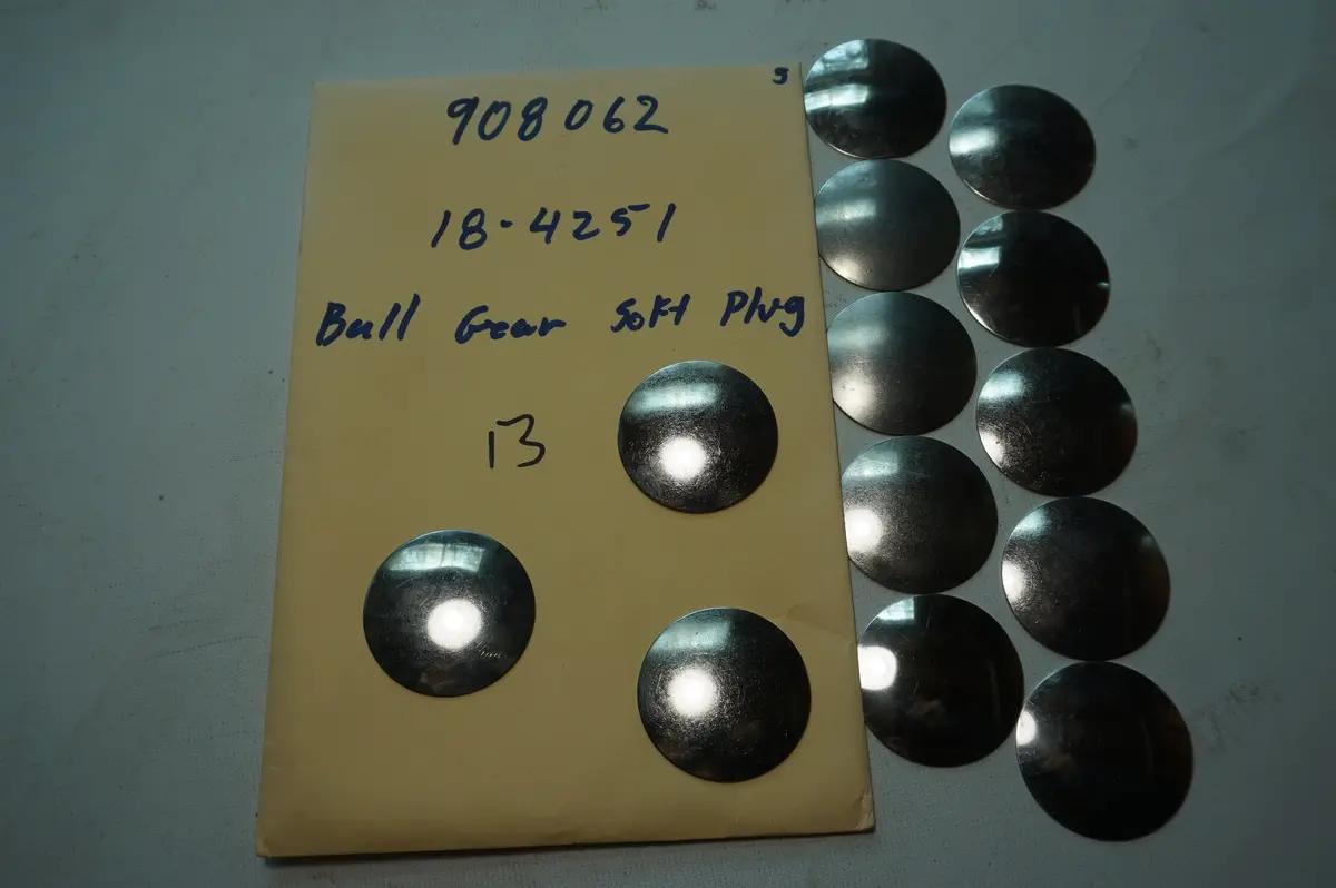 Volvo 908062 Gear Plug 1