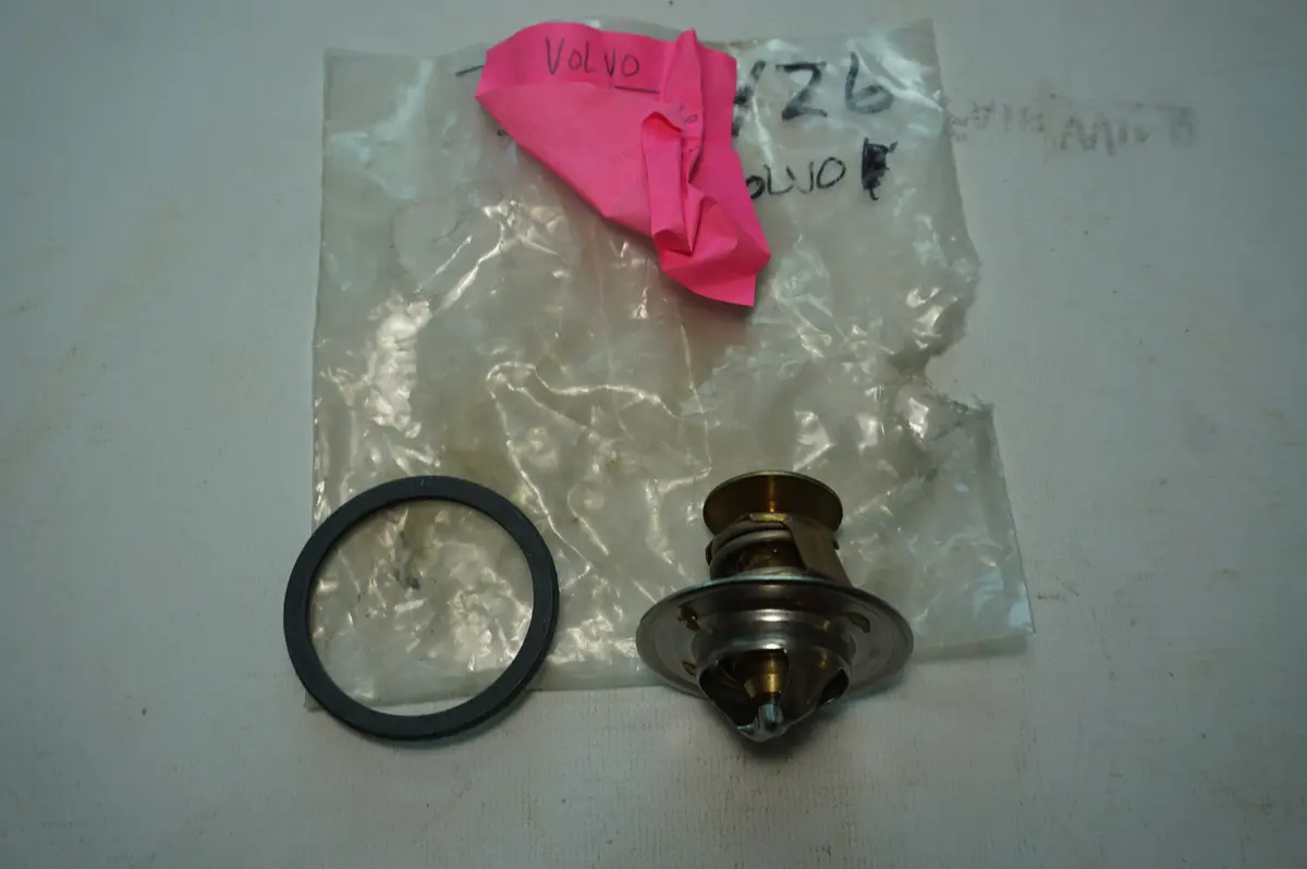 Volvo 3831426 Thermostat 1