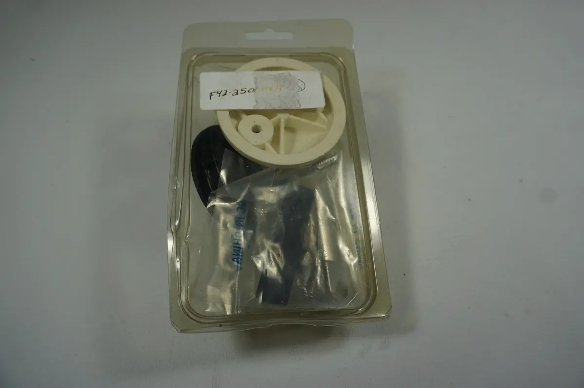 Taco F42-2500Bka Round Bk Nylon Hatch Lift 1