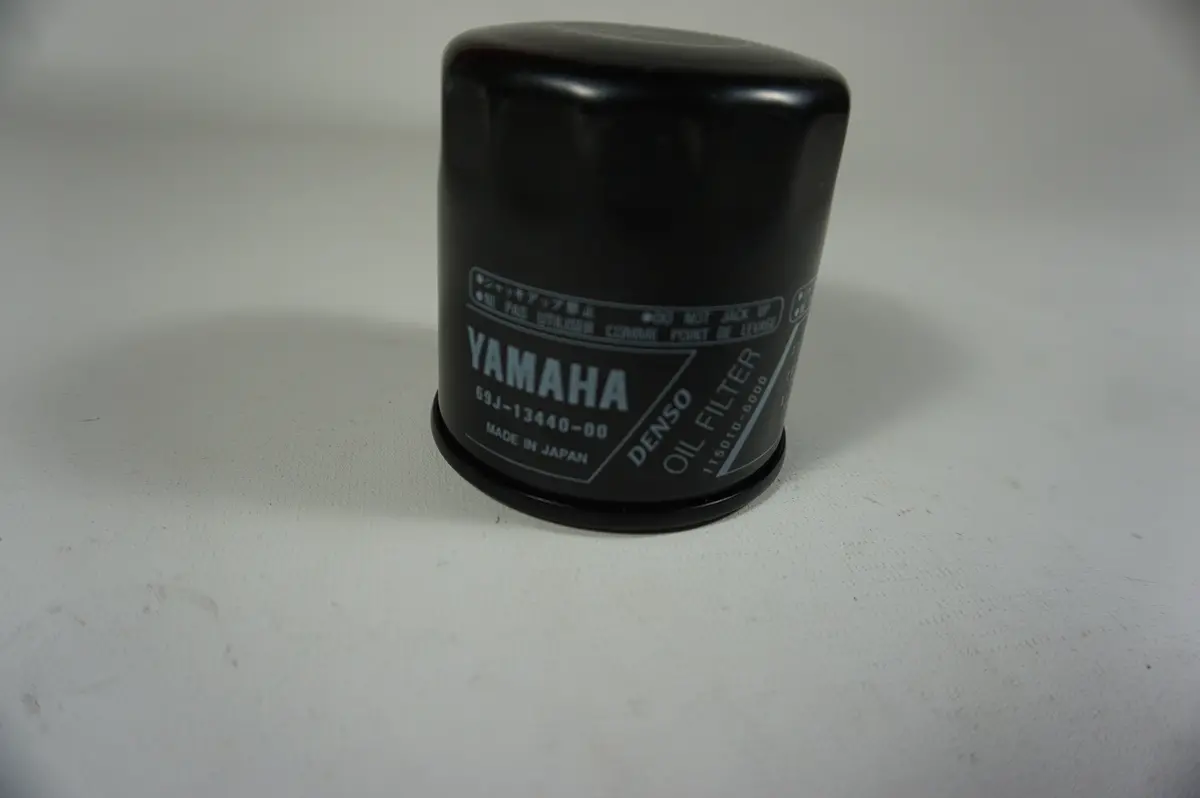Yamaha 69J-13440-00 Oil Filter 1