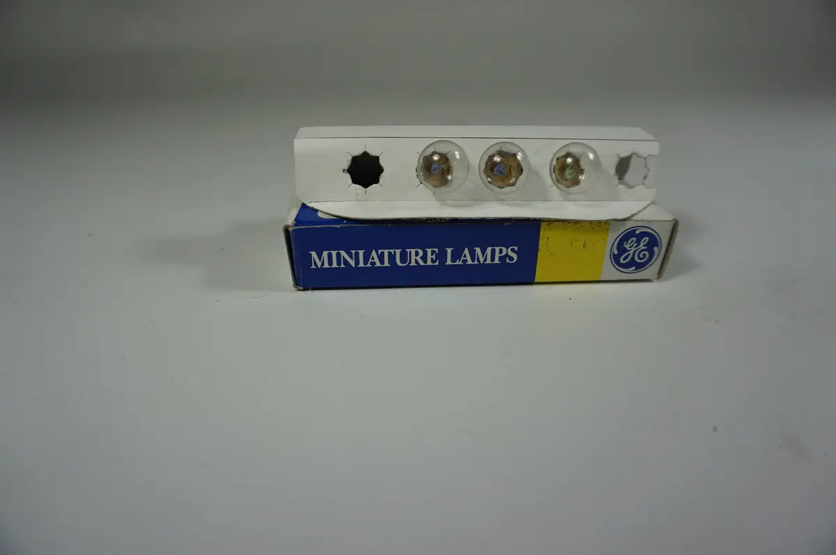 Ge 13B7 Mini Lamps 1