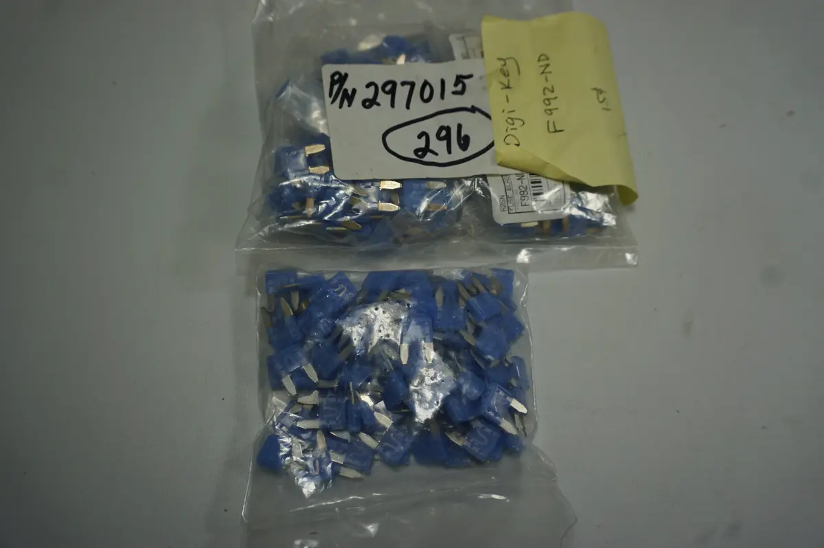 Digi-Key F992-Nd Mini Fuse Blade 1