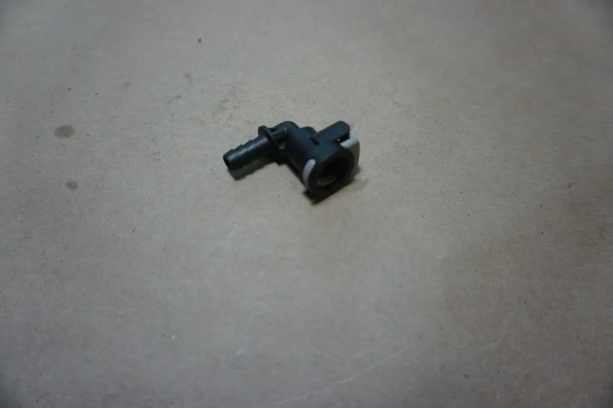 Mercury Marine Quicksilver 22-86463 Qiuck Connect (Used Item Please Read Details Below) 1
