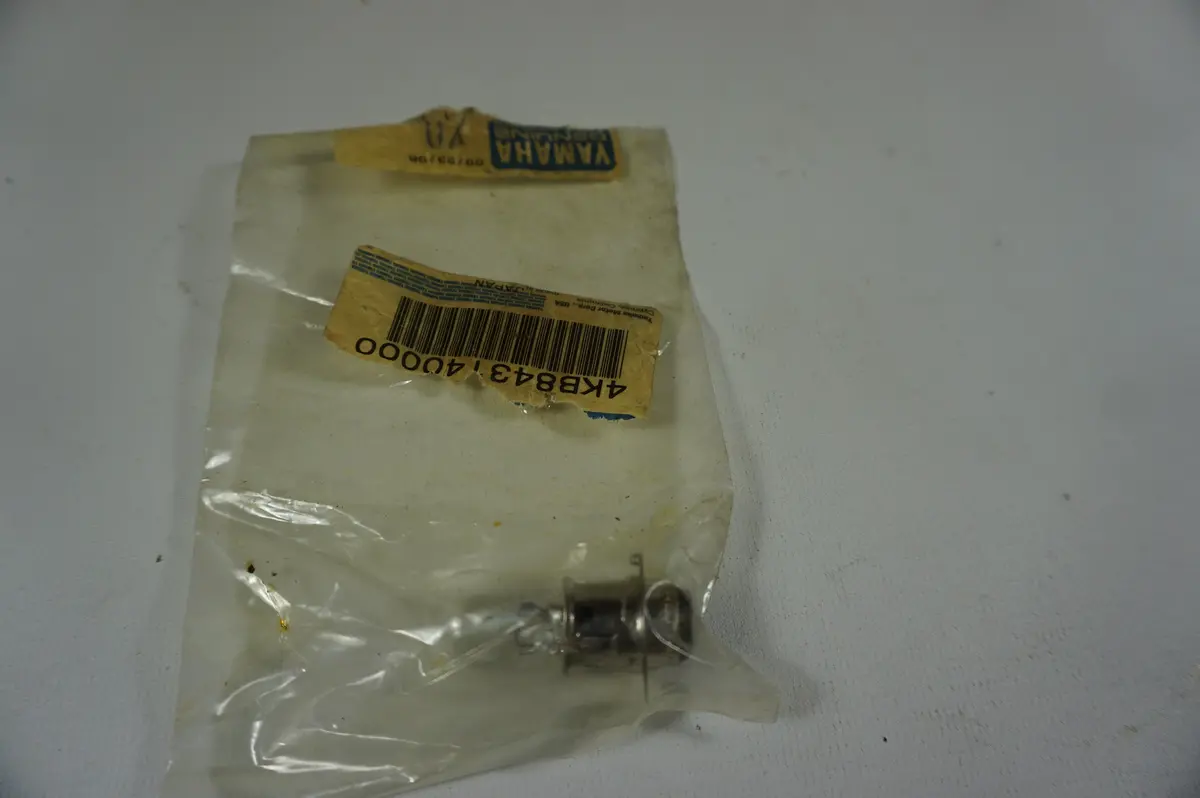 Yamaha 4Kb843140000 H/L Bulb 1