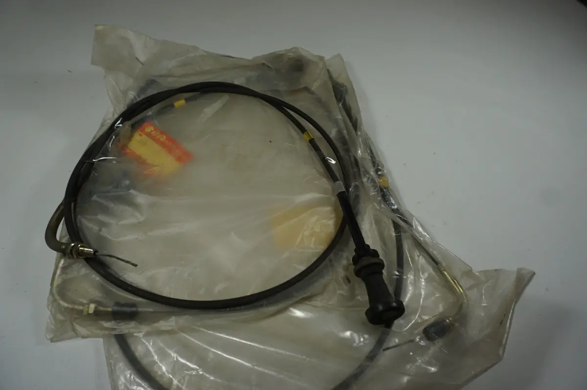 Suzuki 15930-73030 Choke Cable Missing Hardware 1