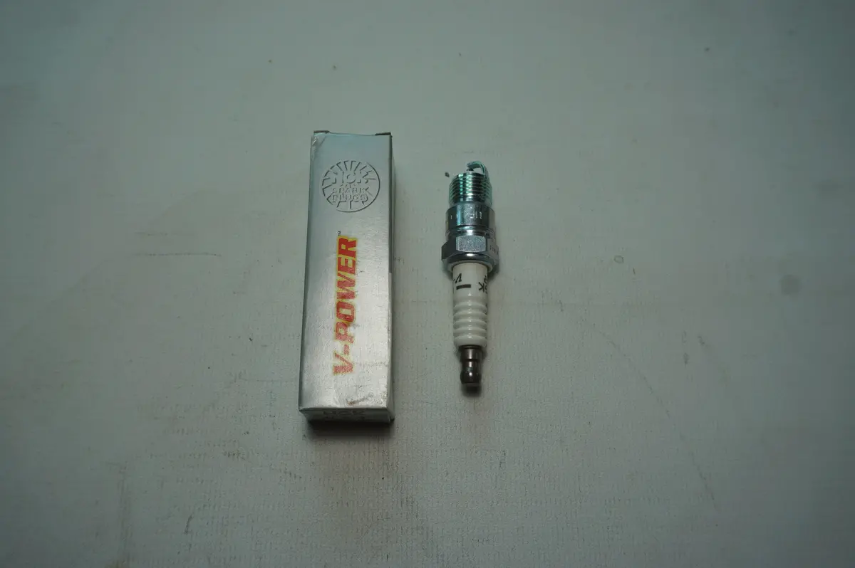 Ngk Ur4 Spark Plug 6630 1