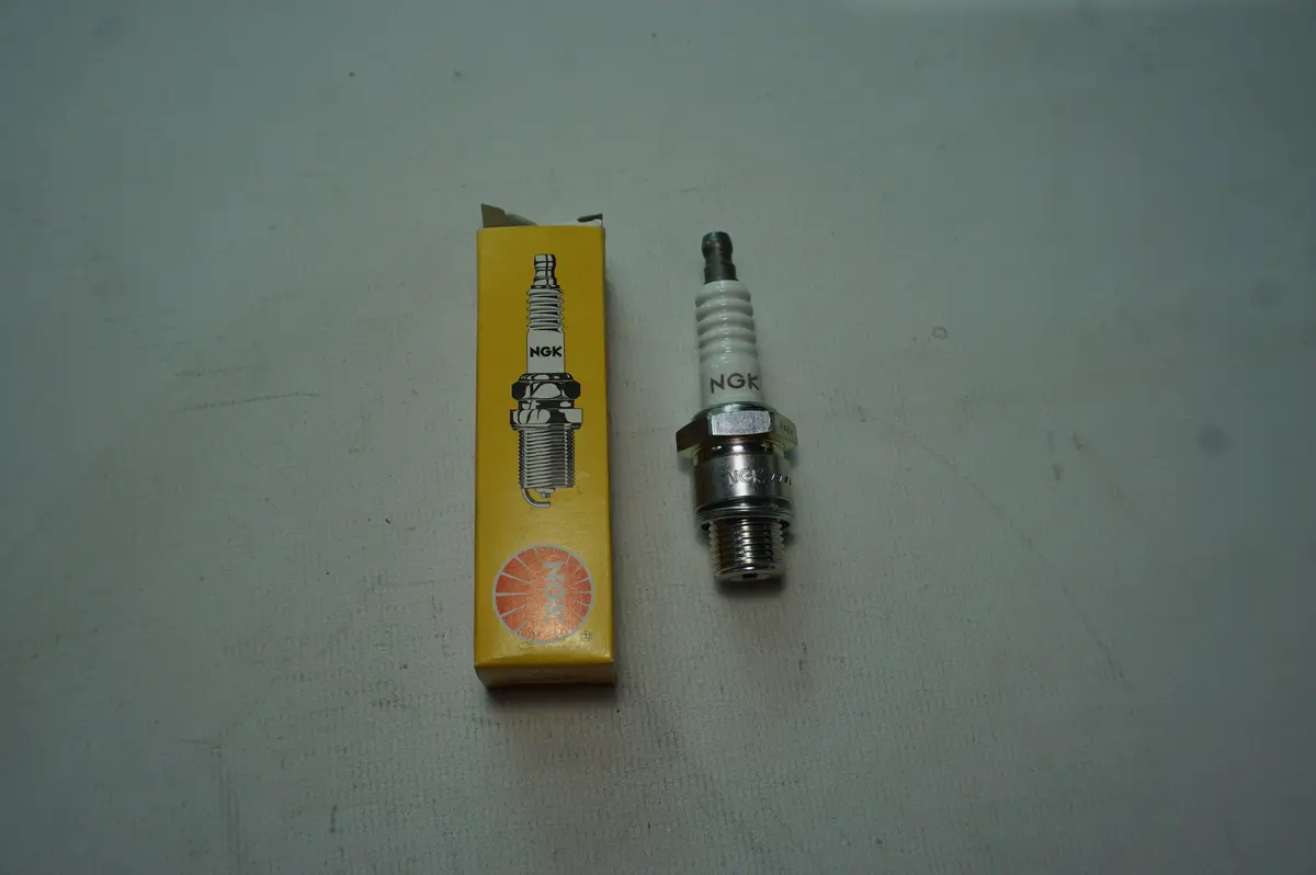 Ngk Buhw-2 Spark Plug 5626 1