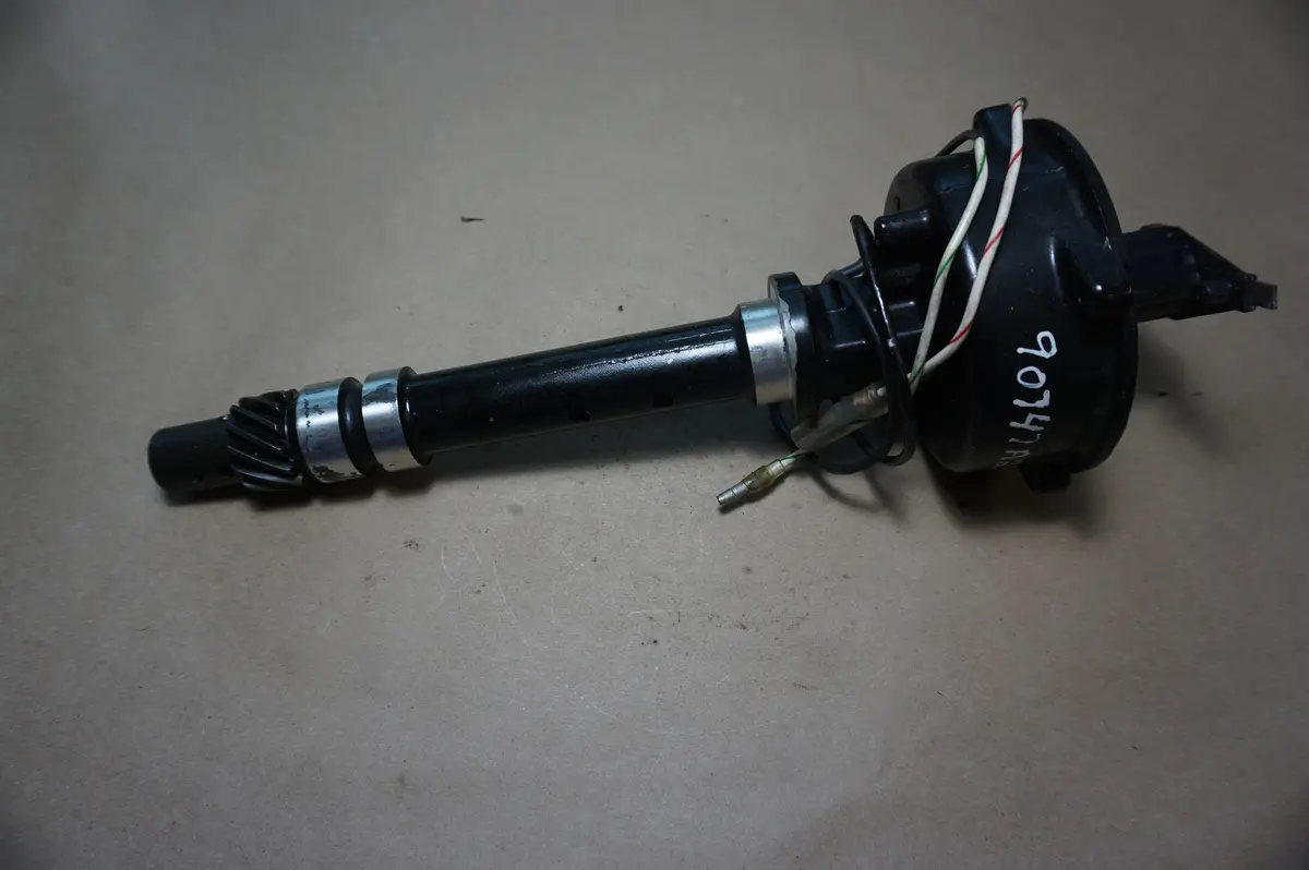 Mercury Marine Quicksilver 90747A27 Distributor Missing Cap (New Take Off Part Please Read Details Below) 1