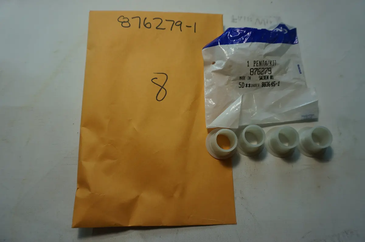Volvo 876279 Lower Seal 1