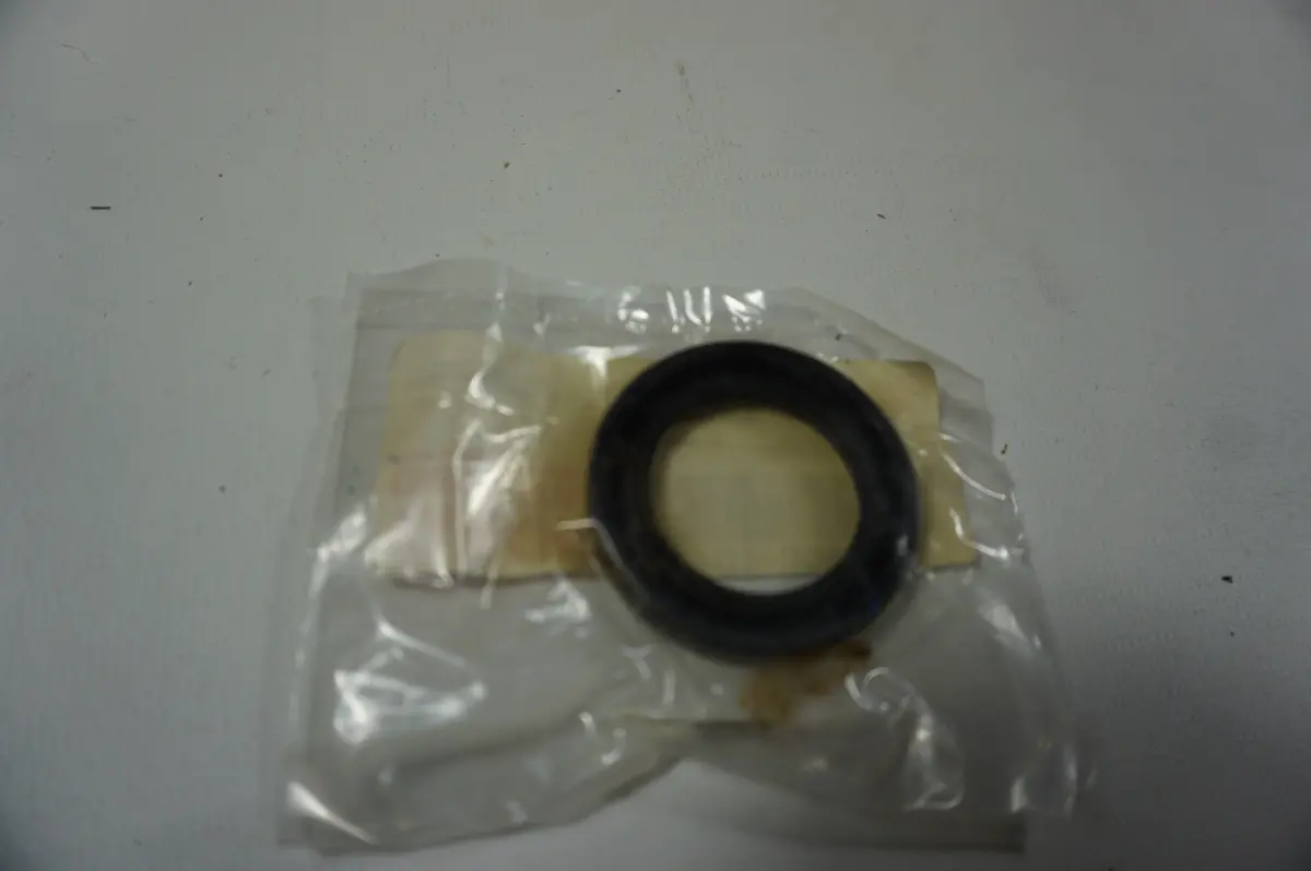Yamaha 93101-30M17 Seal 1