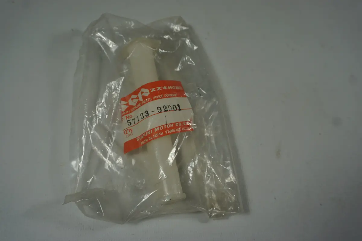 Suzuki 57133-92D01 Bushing 57133-92D02 1