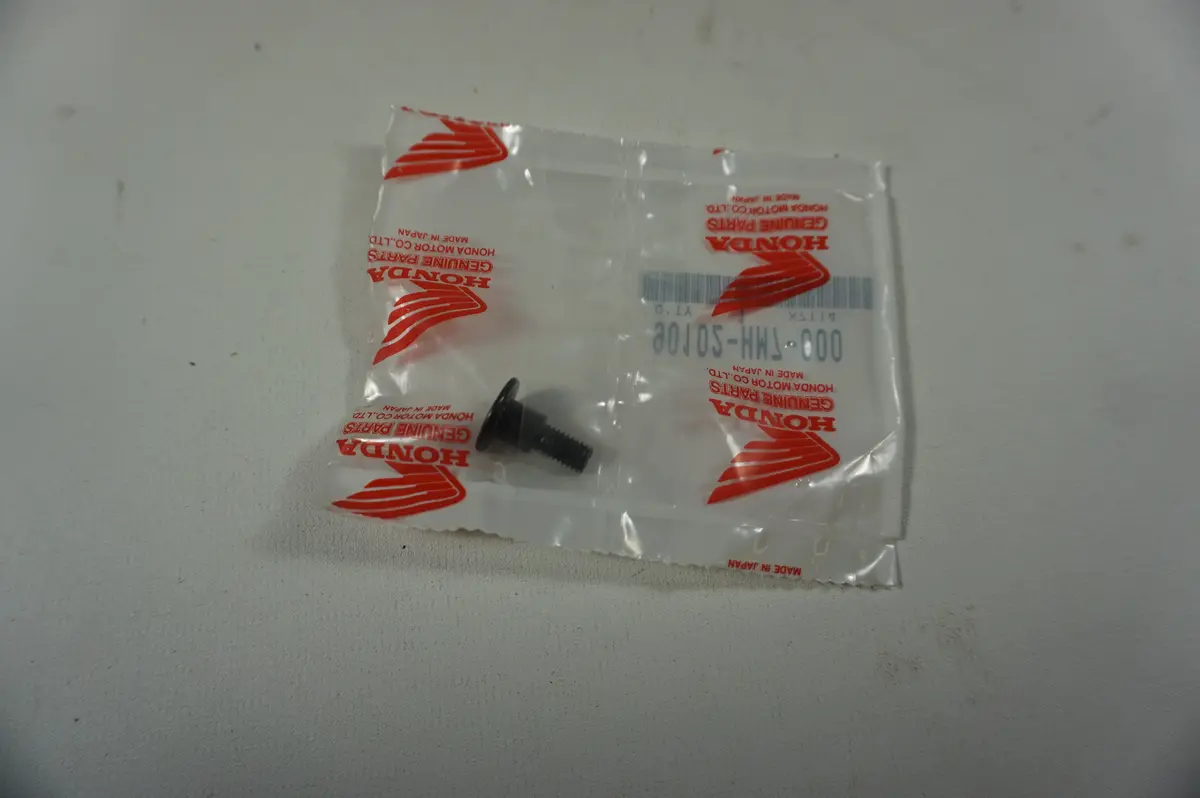 Honda 90102-Hm7-000 Screw 1