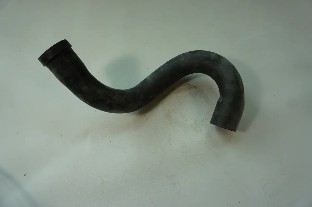 Volvo 876632 Hose 1