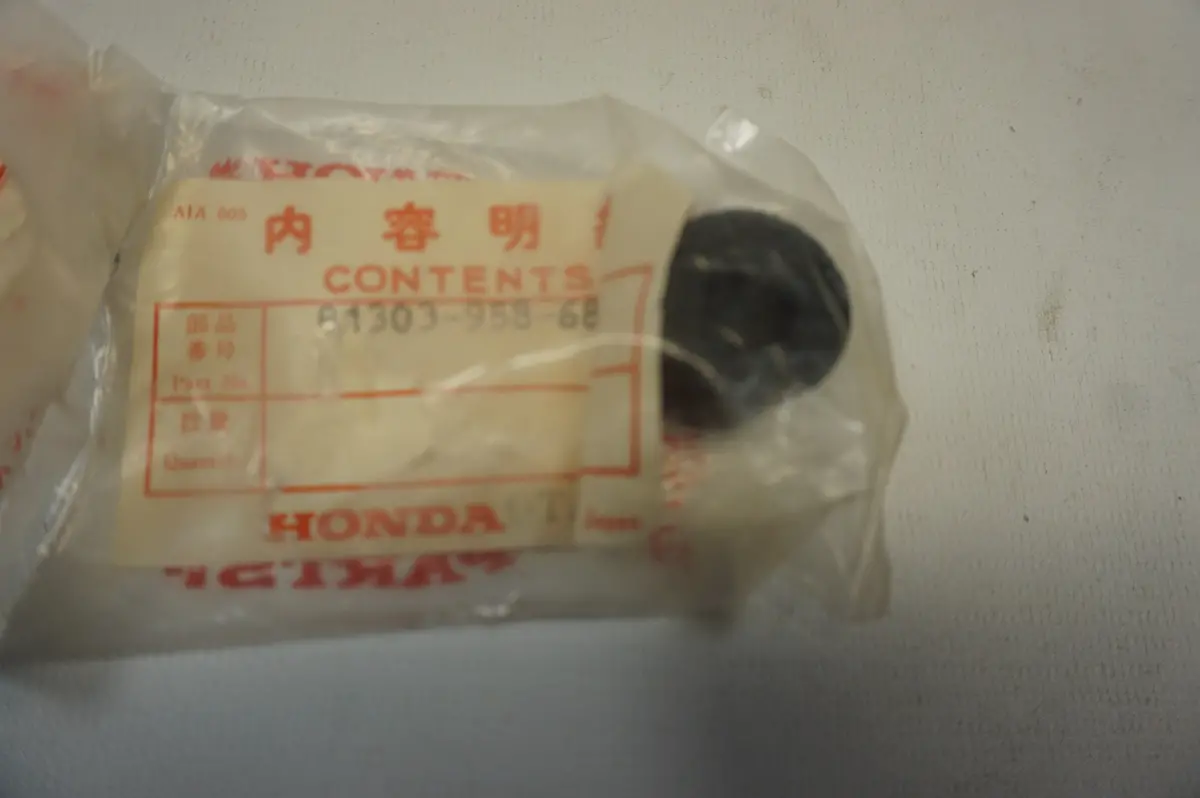 Honda 81303-958-680 Rubber, Fr Carrier 1
