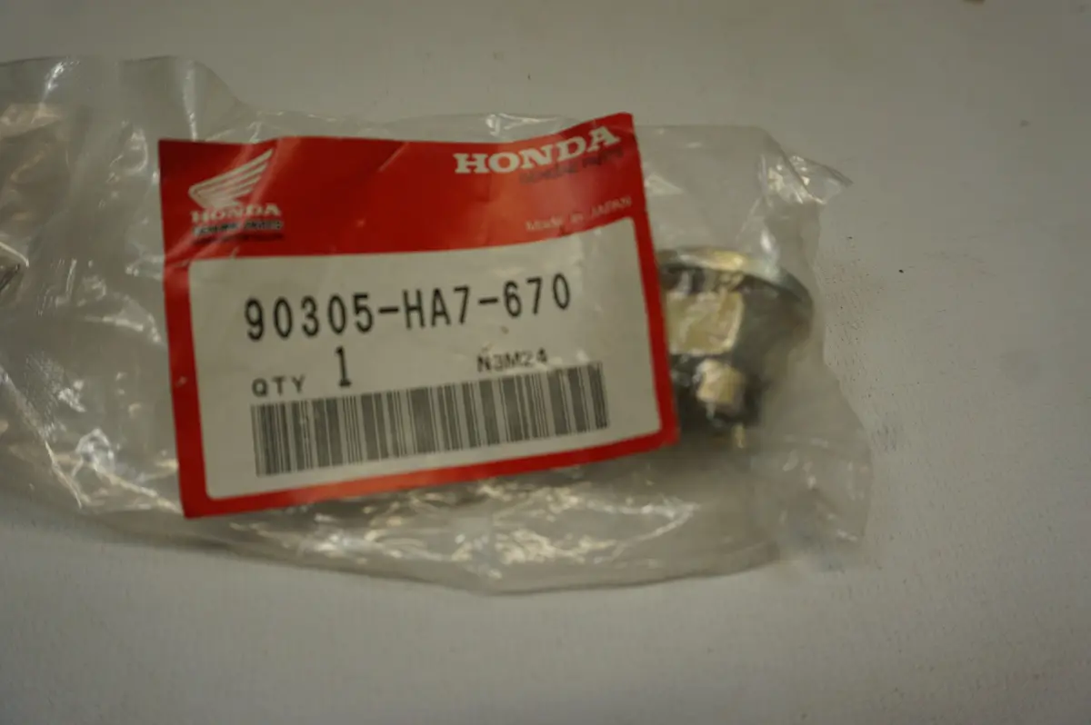 Honda 90305-Ha7-670 Nut, Axle (16 Mm) 90305-Hm5-A80 1