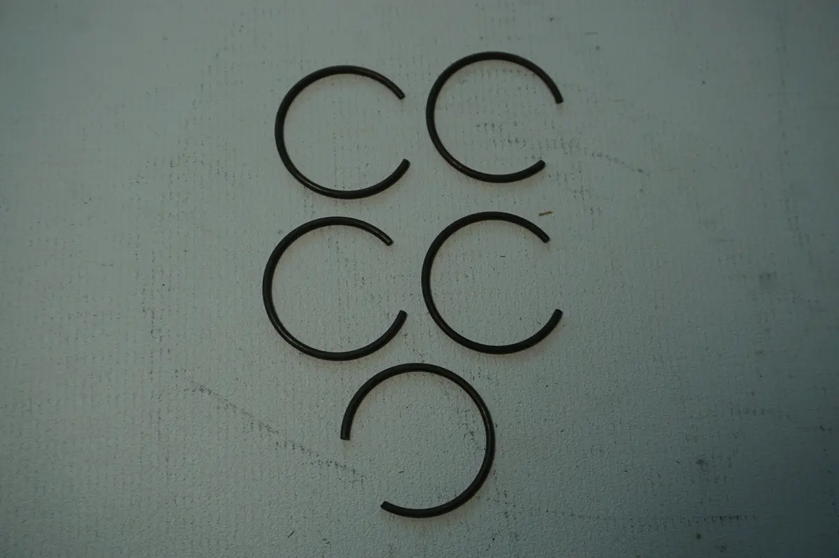 Suzuki Genuine Parts 09381-22002 - Circlip - Set Of 5 1