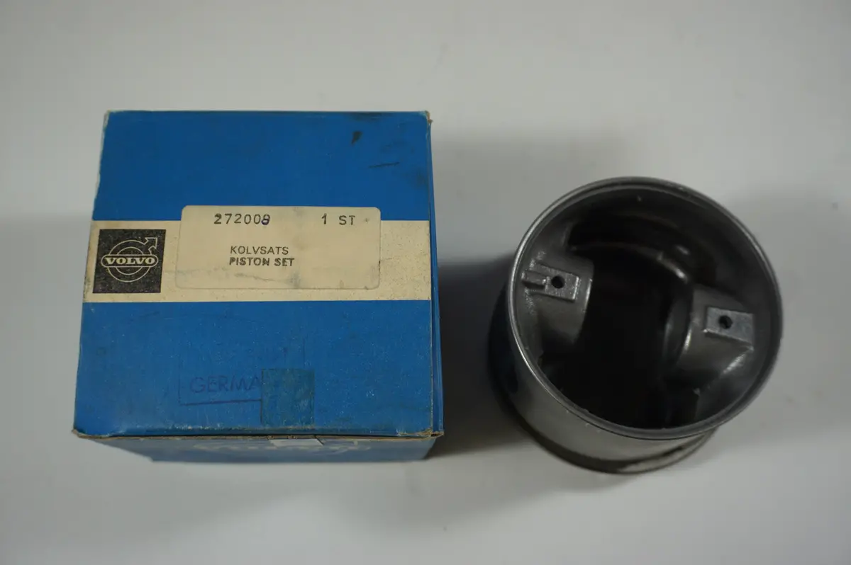 Volvo 272008 Piston Set 1