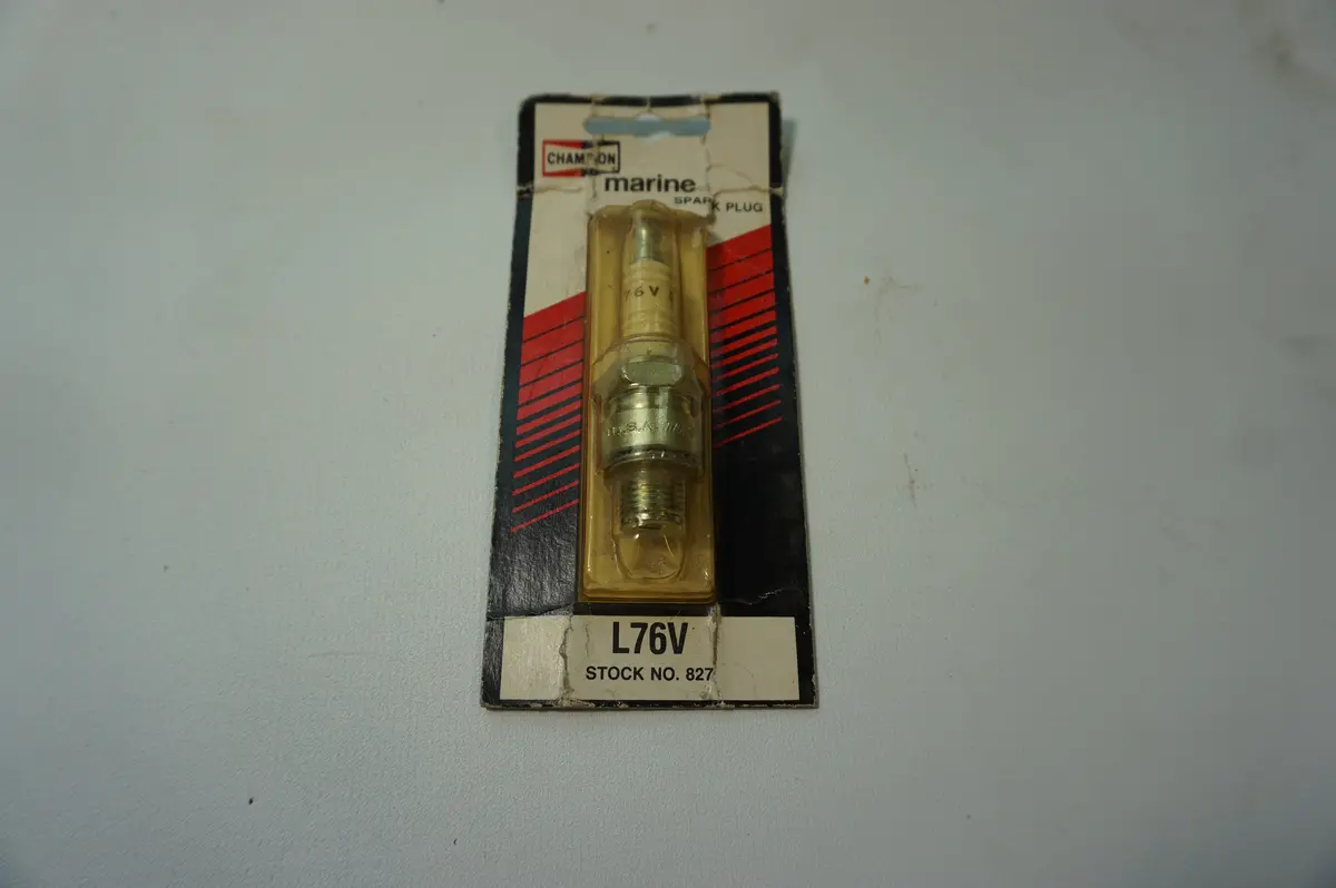 Champion L76v Spark Plug 827 1