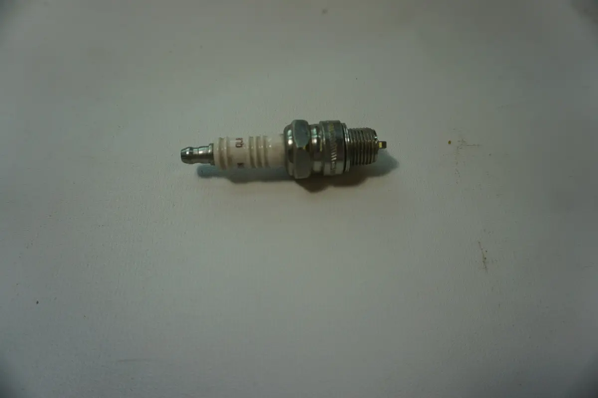 Champion Ql86c Spark Plug 1