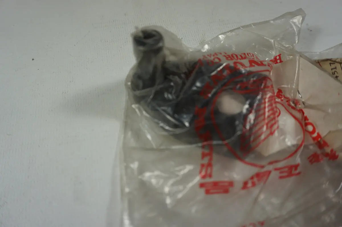 Honda 33607-292-000B Signal Brkt 1