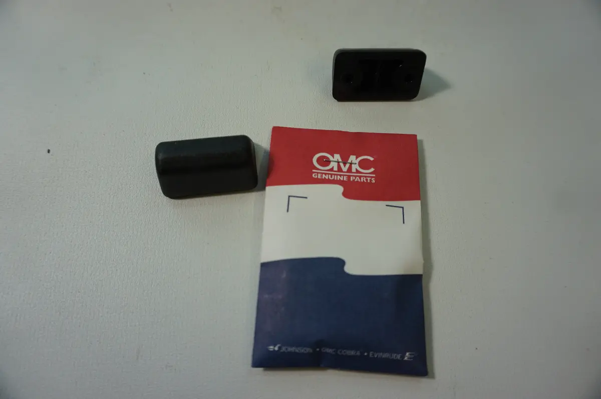 Omc 437615 Bump Cover 1