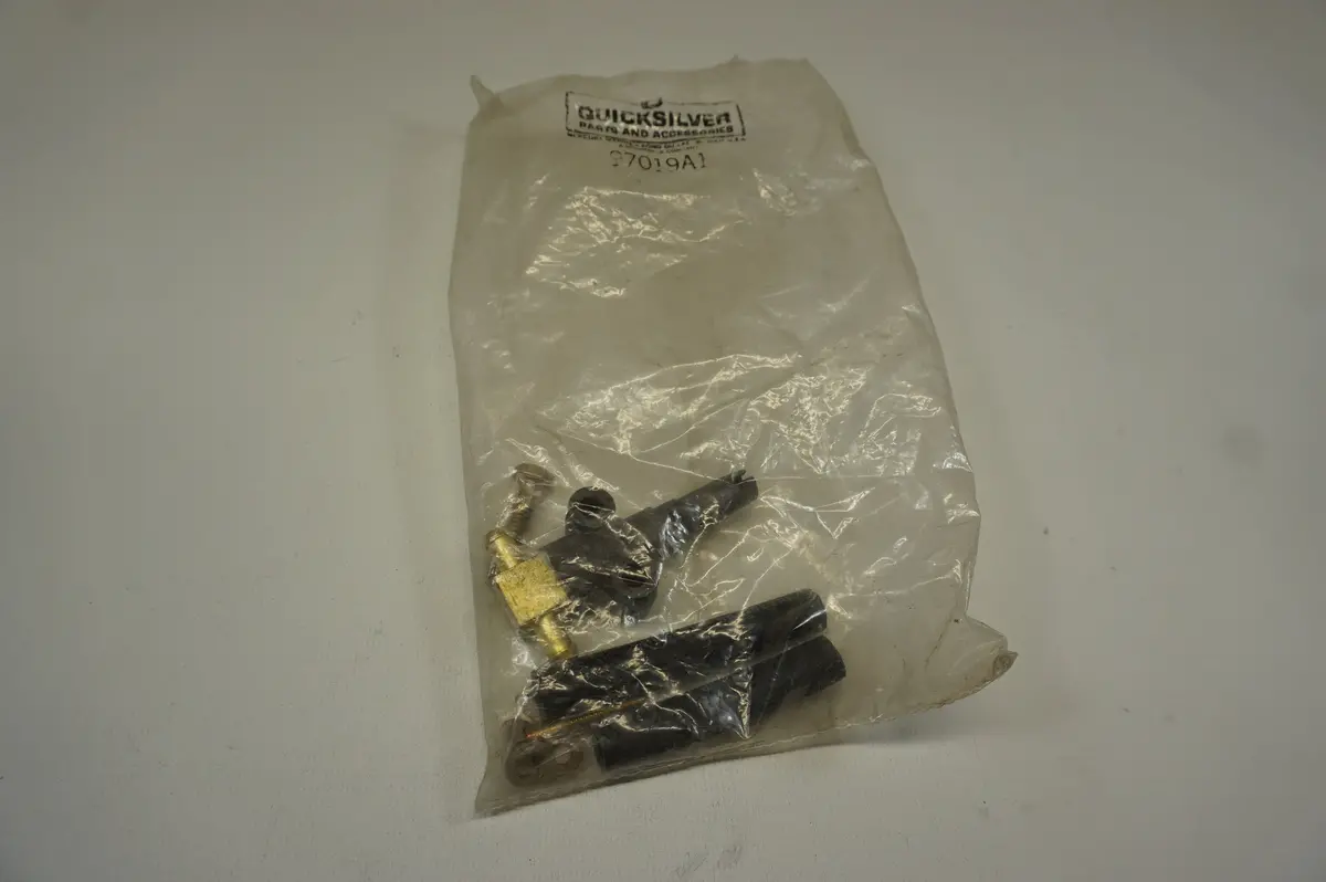 Mercury Marine Quicksilver 97019A1 Fuel Tank Adapt 1