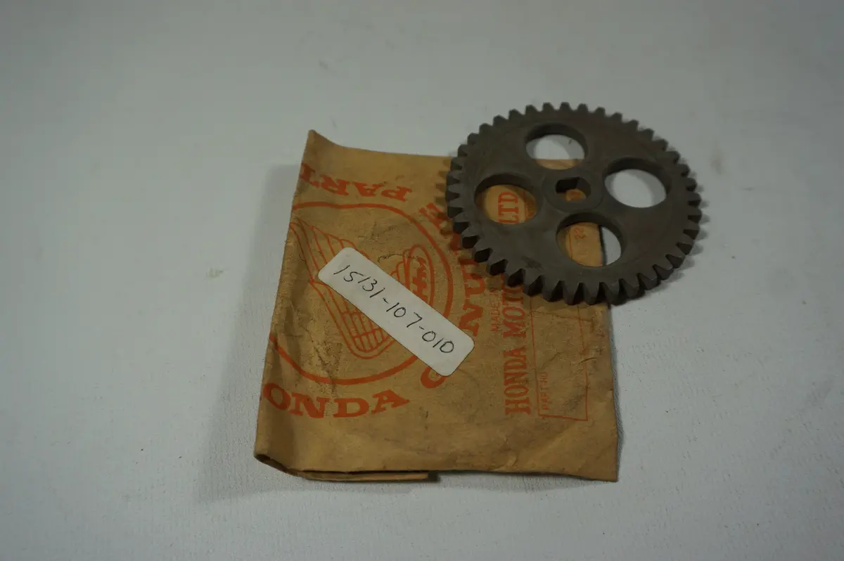 Honda 15131-107-010 Gear, Oil Pump Drive  214817 1