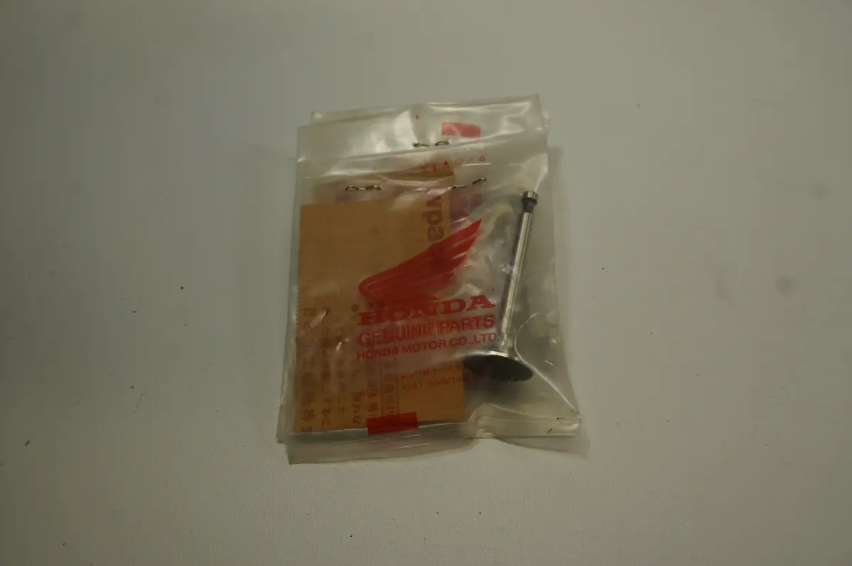 Honda 14721-Ze1-000 Intake Valve 1