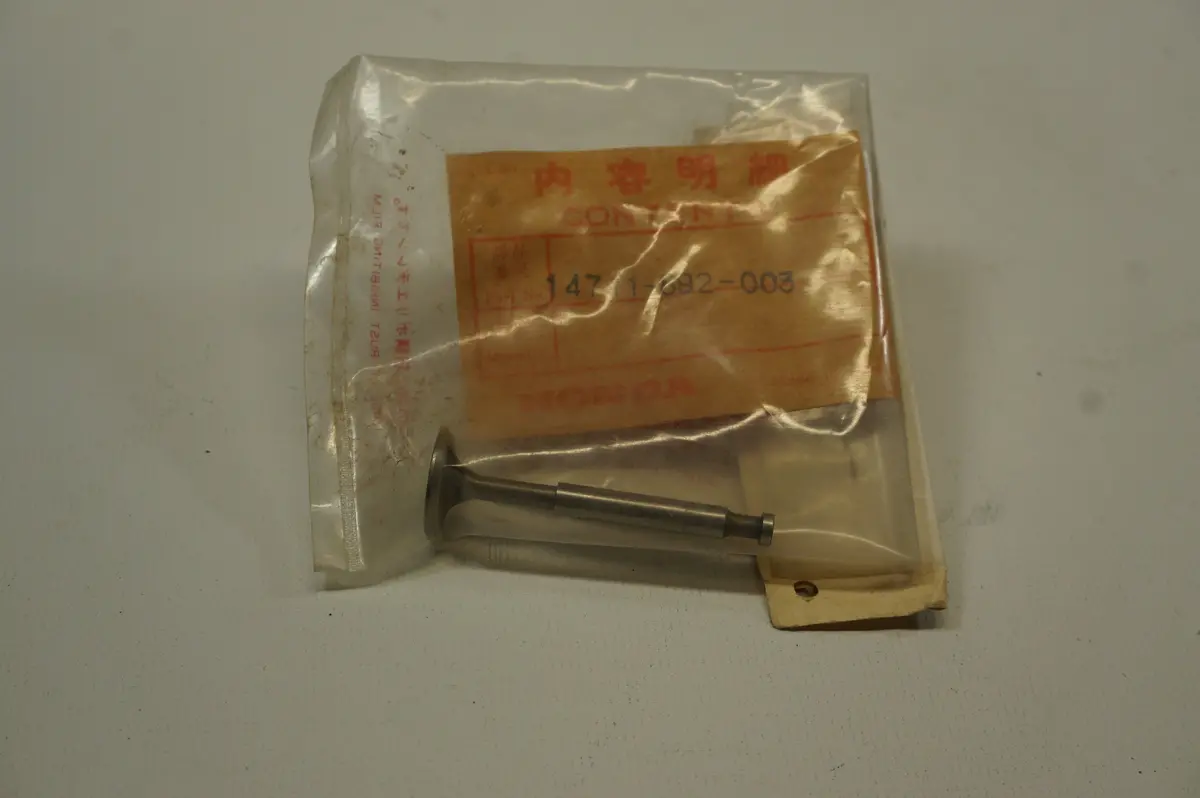 Honda 14711-892-003 Intake Valve 1