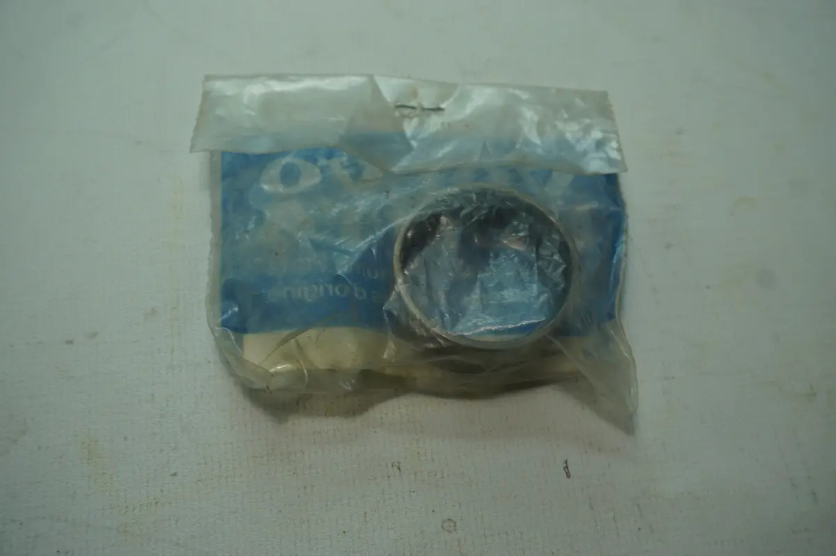 Volvo 853484-4 Sleeve 1