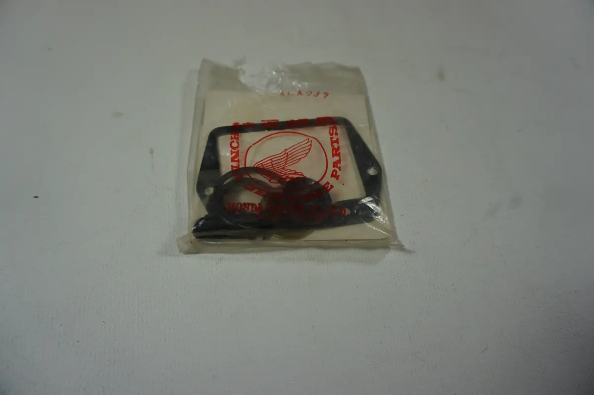 Honda 16010-102-700 Gasket Set 1