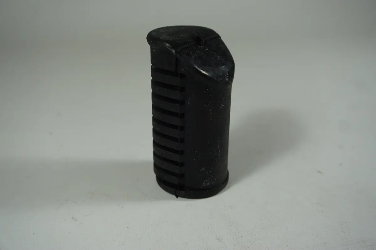 Honda 50661-312-000 Rubber Step 1
