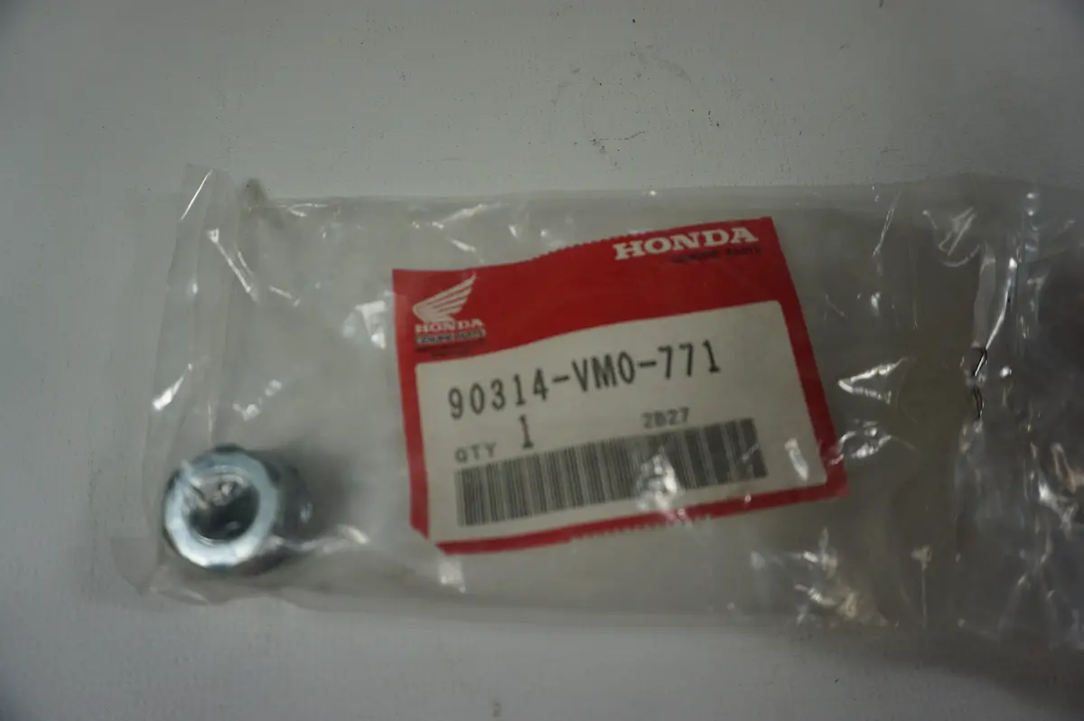 Honda 90314-Vm0-771 Nut, Wheel 1