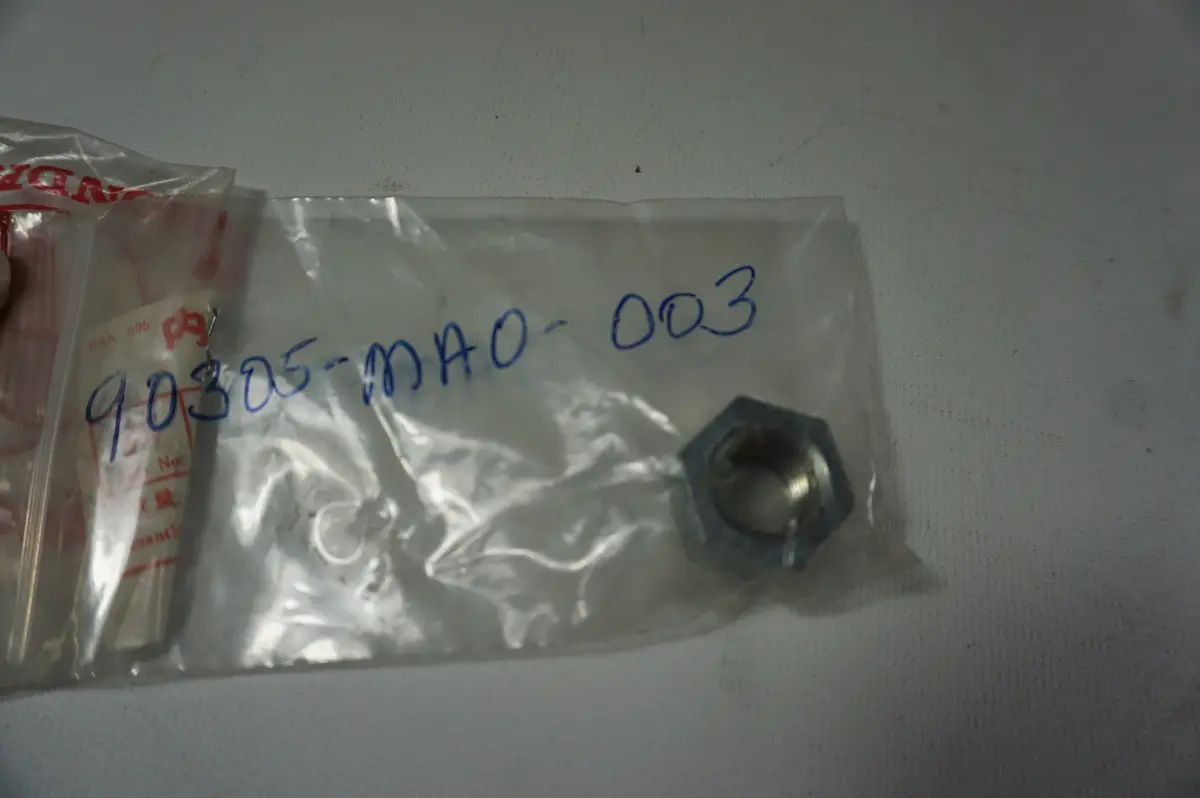 Honda 90305-Ma0-003 Nut, Axle (16 Mm) 1