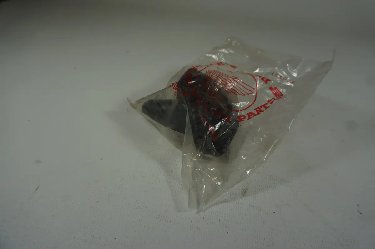 Honda 53177-Ha0-680 Lever Cover 1